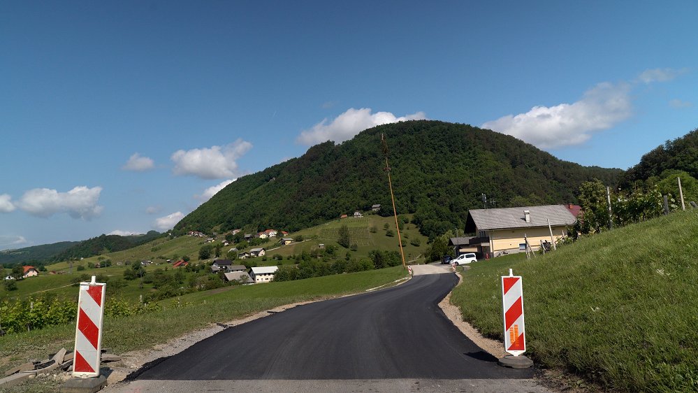 Cestni odsek Poklek-Trnovec.jpg