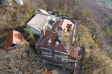 Obnova strehe Tončkovega doma