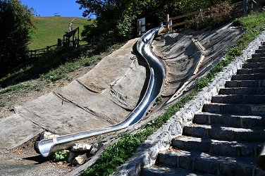 Tobogan na Lisci, urejen v sklopu projekta Po Jurkovih poteh