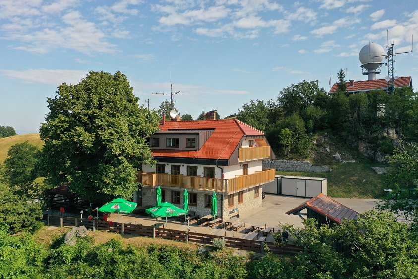 Prenovljen Tončkov dom