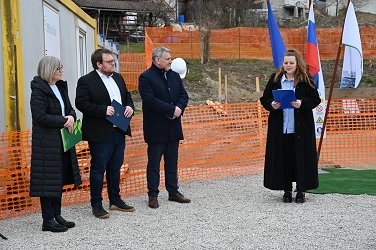 Direktorica Doma Impoljca Darja Cizelj, minister za solidarno prihodnost Simon Maljevac, župan Srečko Ocvirk in povezovalka dogodka 